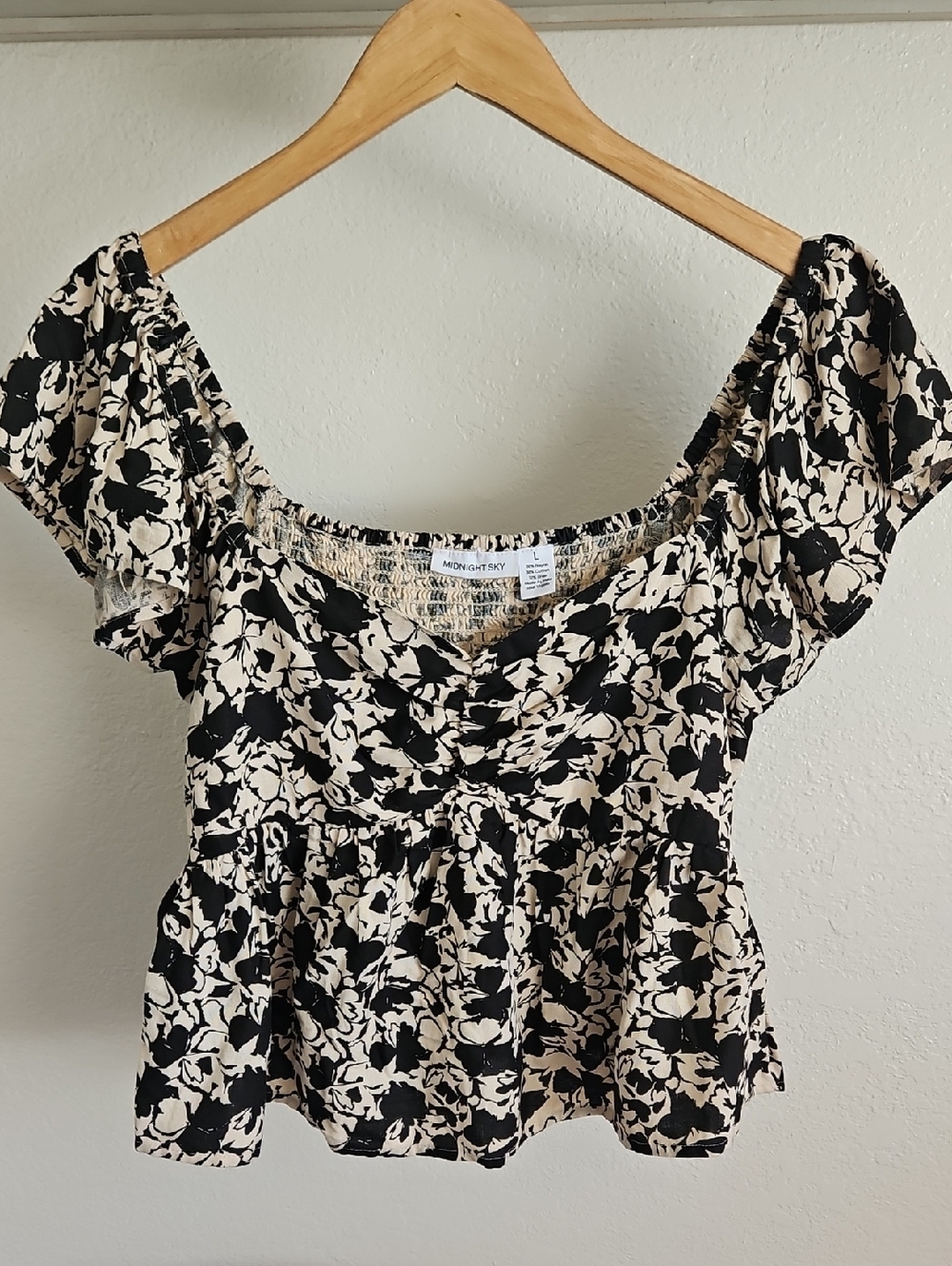 Size L Womens Black & Cream Floral Peplum Top